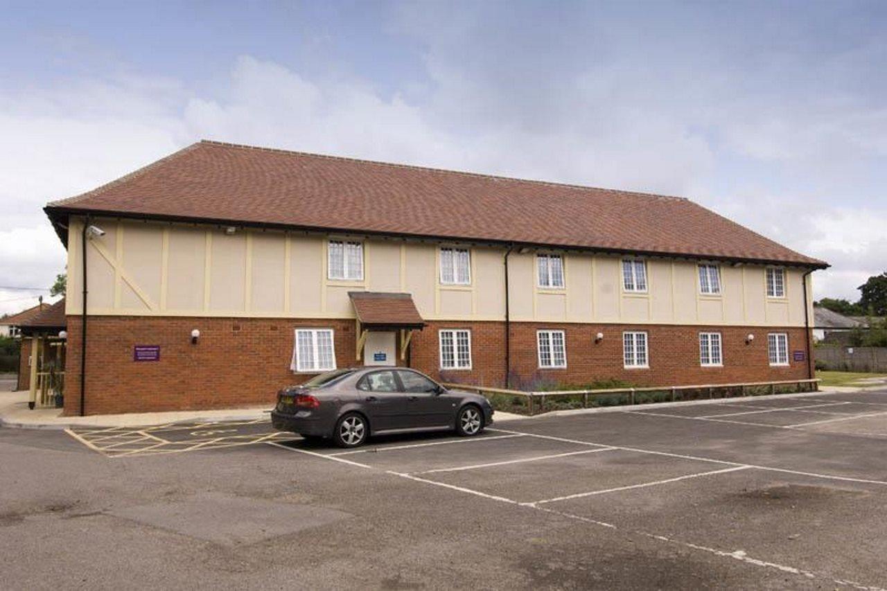 Premier Inn Lymington Exterior photo